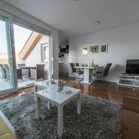 Chro Penthouse Apartment Pag Town